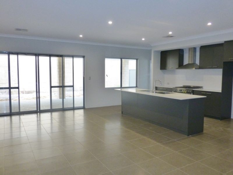 9 Balliol Court, Piara Waters WA 6112