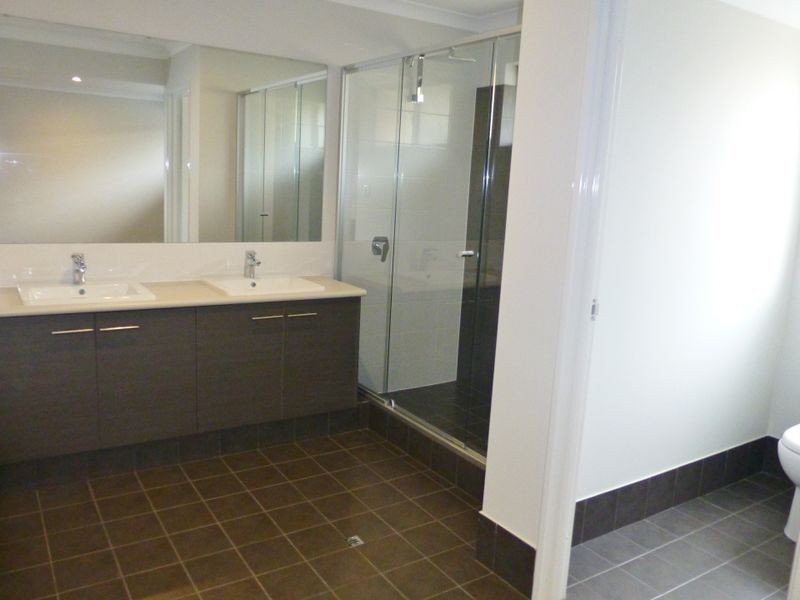 9 Balliol Court, Piara Waters WA 6112