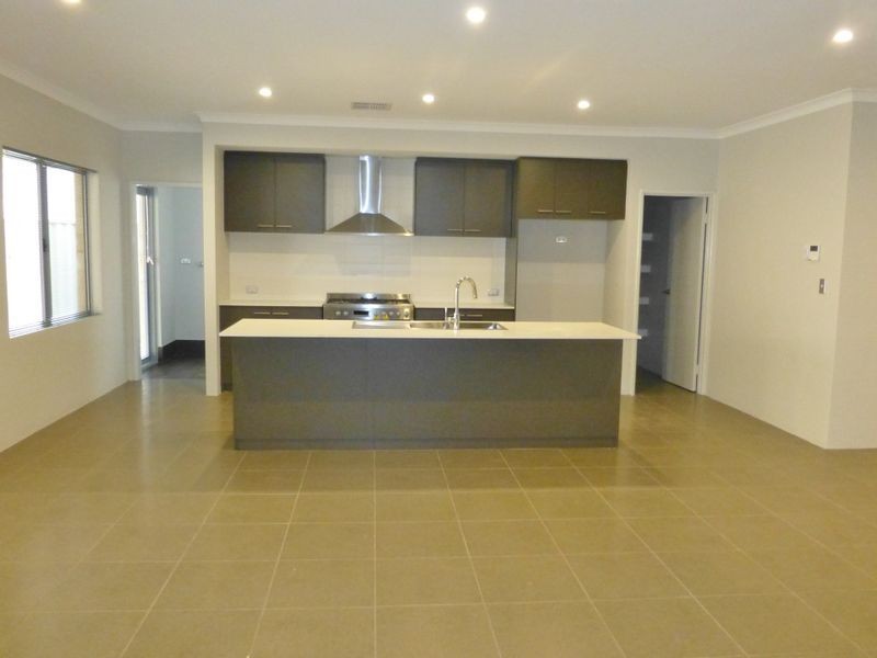 9 Balliol Court, Piara Waters WA 6112