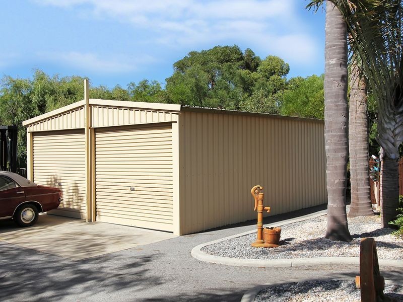 23 Livingstone Drive, Canning Vale WA 6155