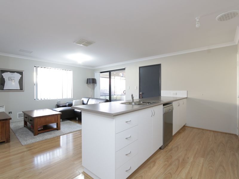 28 Figbird Way, Southern River WA 6110