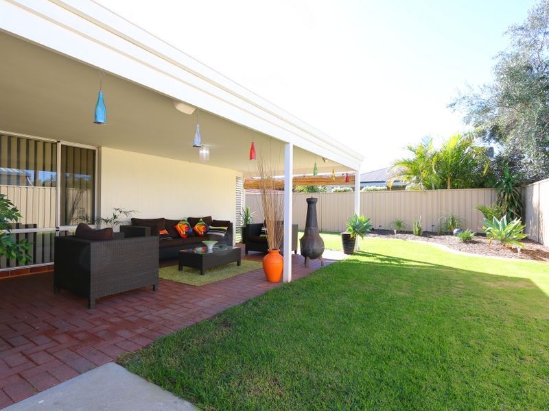 12 Alpina Bend, Canning Vale WA 6155