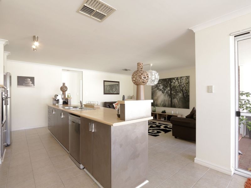 12 Alpina Bend, Canning Vale WA 6155