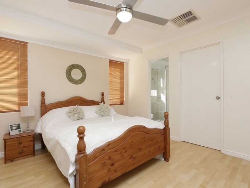 12 Alpina Bend, Canning Vale WA 6155