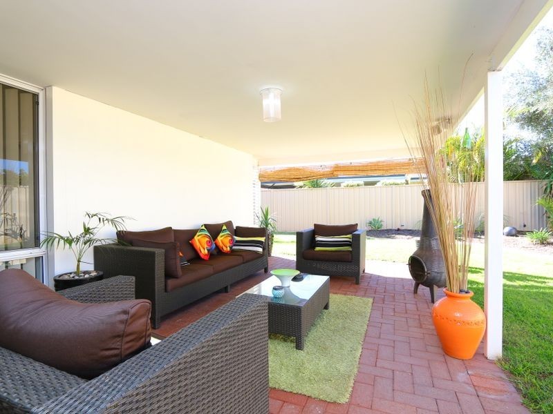 12 Alpina Bend, Canning Vale WA 6155