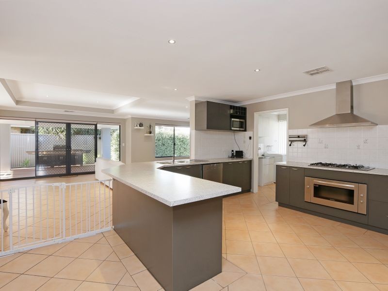 18 Glenorchy Road, Southern River WA 6110