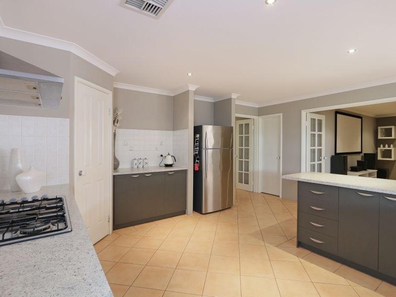 18 Glenorchy Road, Southern River WA 6110