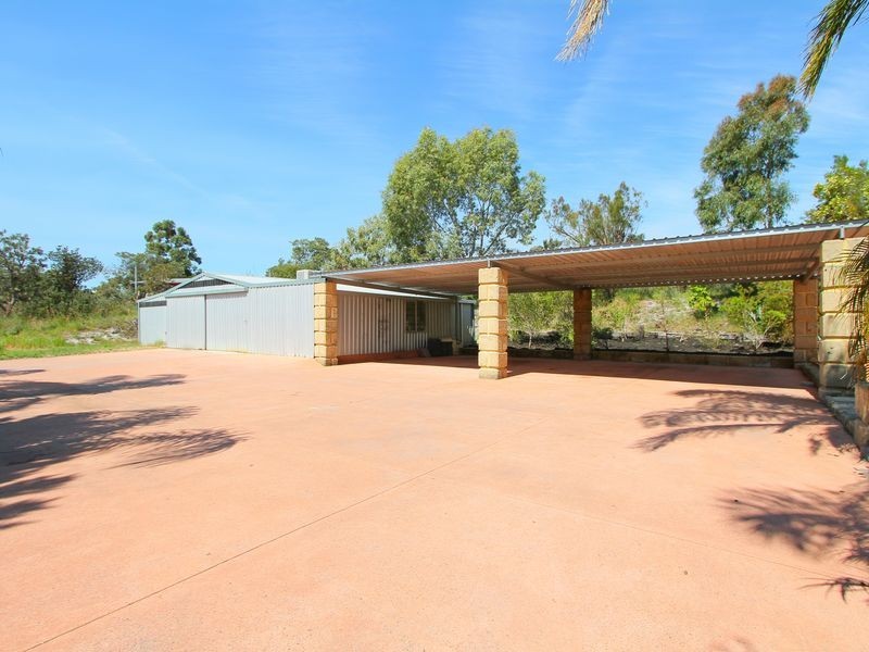 16 Livingstone Drive, Canning Vale WA 6155