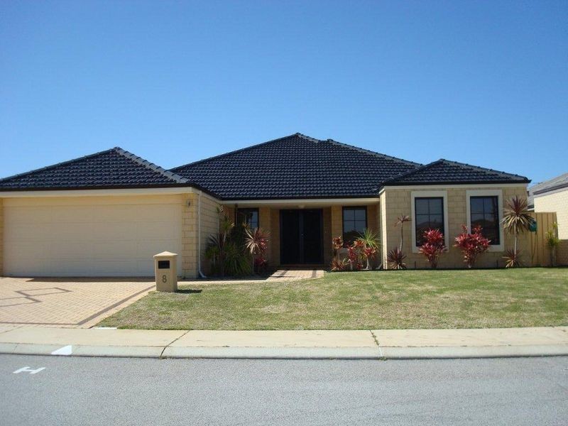8 Cuthbert Street, Canning Vale WA 6155