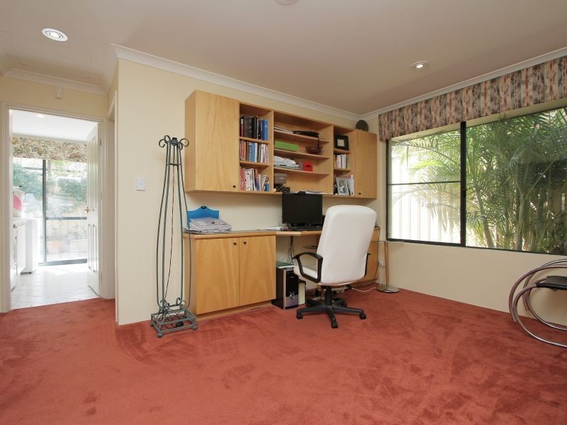 17 Sanctuary Avenue, Canning Vale WA 6155