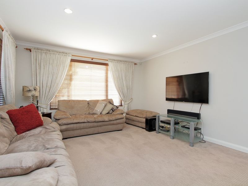 1 Roebuck Avenue, Canning Vale WA 6155