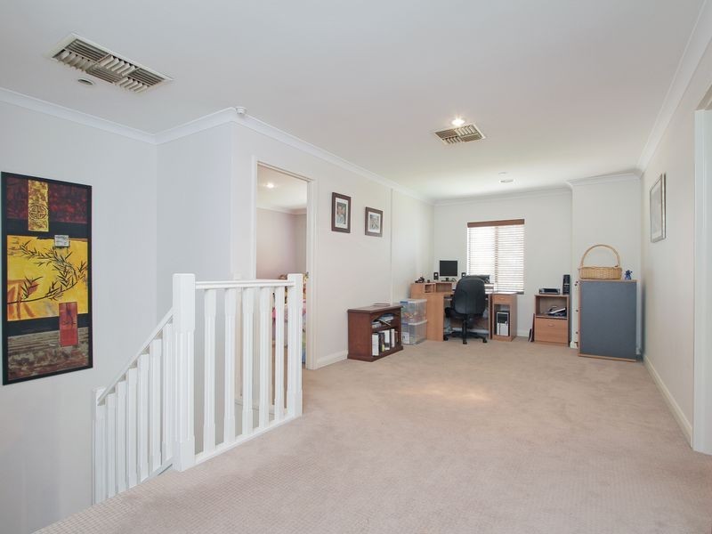 1 Roebuck Avenue, Canning Vale WA 6155