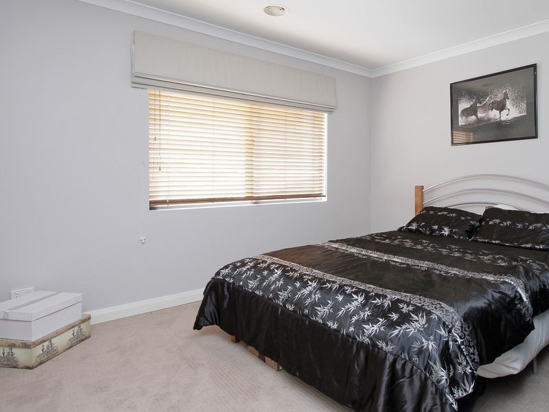 1 Roebuck Avenue, Canning Vale WA 6155