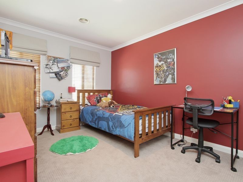 1 Roebuck Avenue, Canning Vale WA 6155