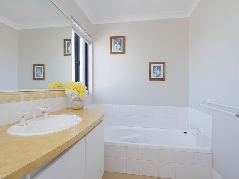 1 Roebuck Avenue, Canning Vale WA 6155