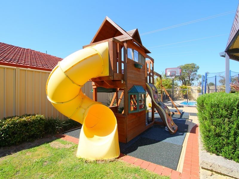 1 Roebuck Avenue, Canning Vale WA 6155