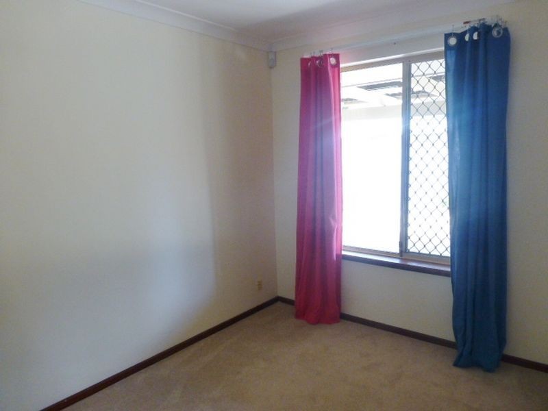 21 Kelvin Road, Wattle Grove WA 6107