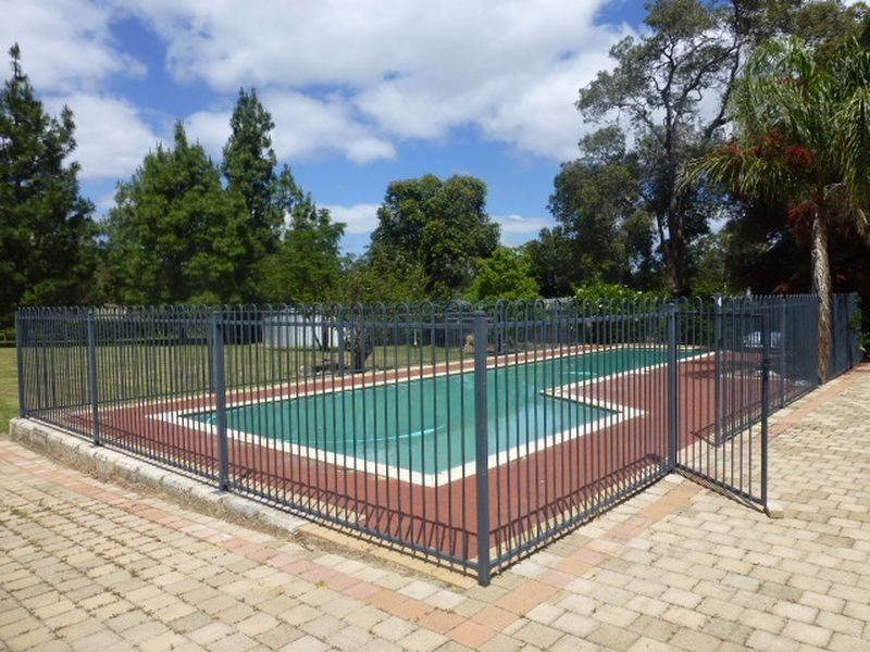 21 Kelvin Road, Wattle Grove WA 6107