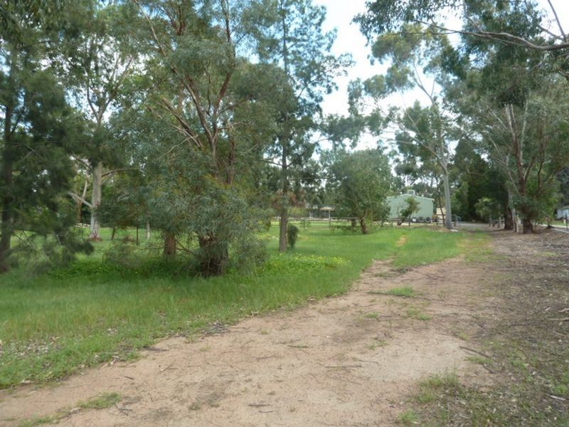 21 Kelvin Road, Wattle Grove WA 6107