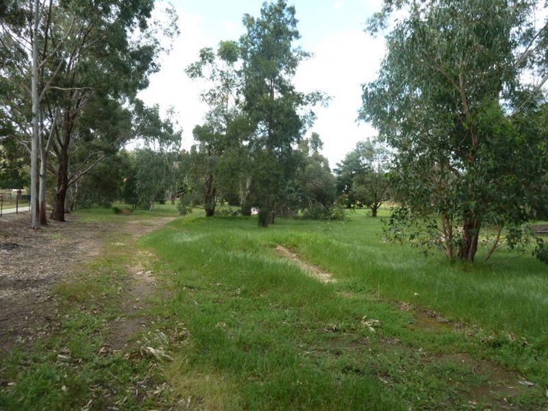 21 Kelvin Road, Wattle Grove WA 6107