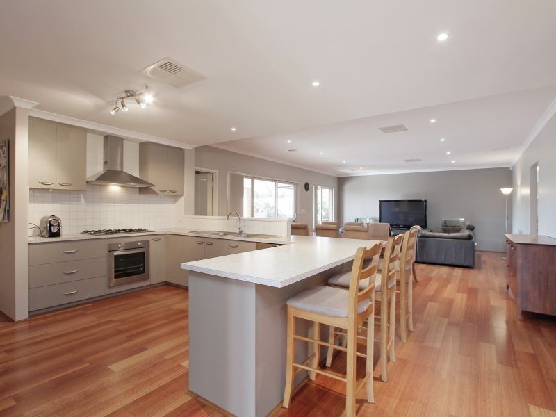 16 Glenorchy Road, Southern River WA 6110