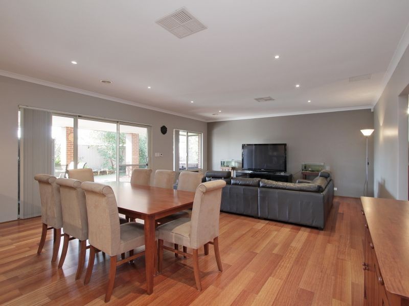 16 Glenorchy Road, Southern River WA 6110