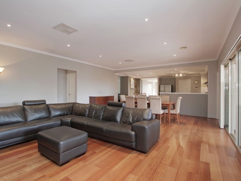 16 Glenorchy Road, Southern River WA 6110