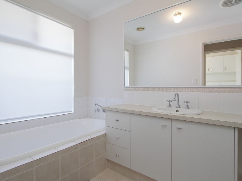 16 Glenorchy Road, Southern River WA 6110