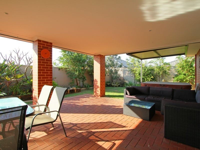 16 Glenorchy Road, Southern River WA 6110