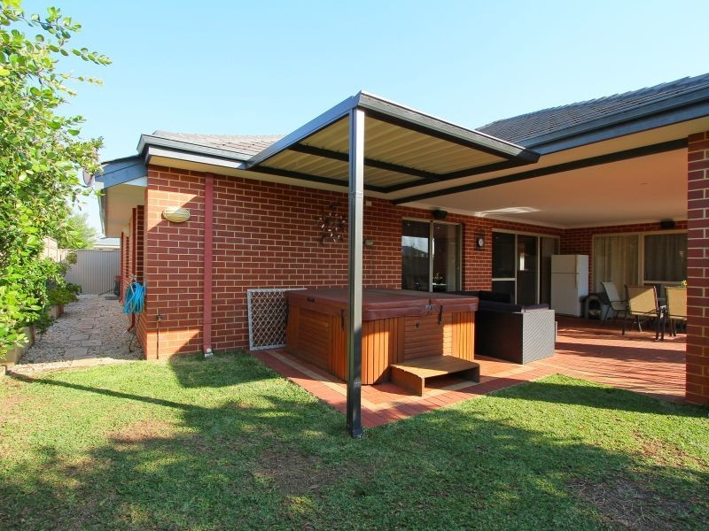 16 Glenorchy Road, Southern River WA 6110