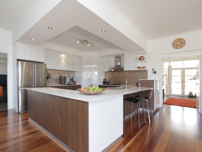 10 Samphire Road, Canning Vale WA 6155