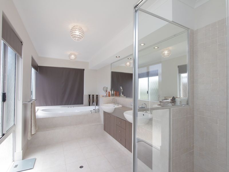 10 Samphire Road, Canning Vale WA 6155