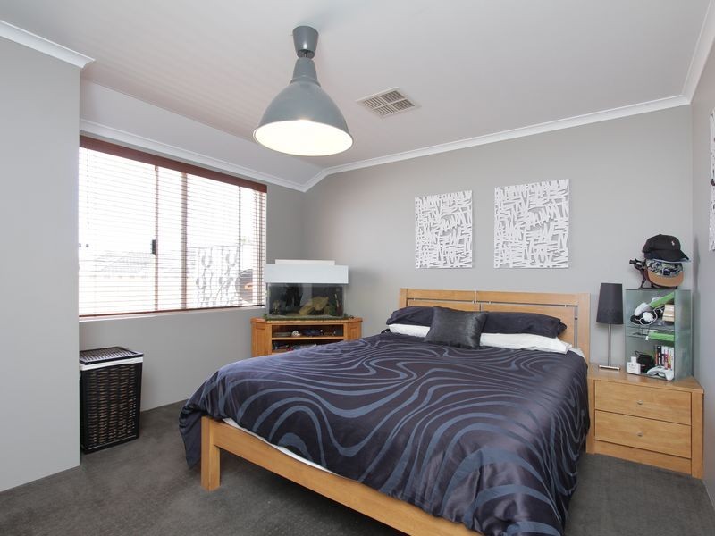 10 Samphire Road, Canning Vale WA 6155