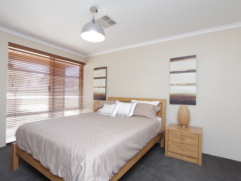 10 Samphire Road, Canning Vale WA 6155