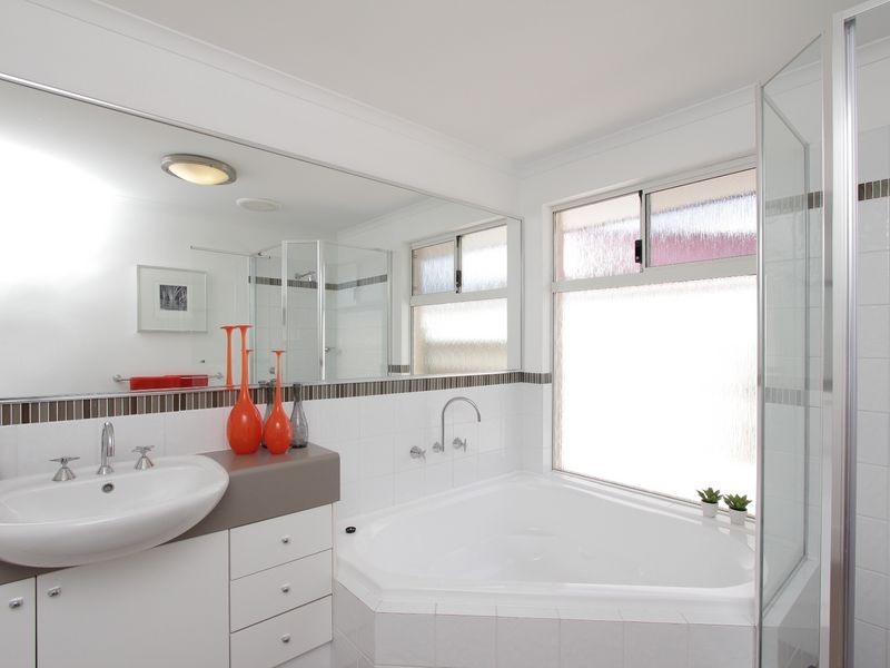 10 Samphire Road, Canning Vale WA 6155