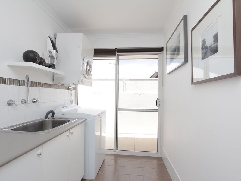 10 Samphire Road, Canning Vale WA 6155