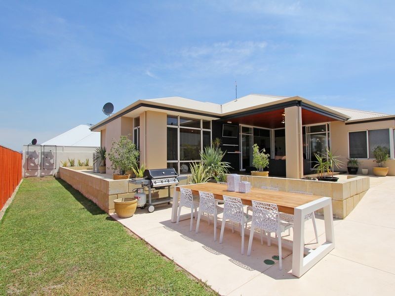 10 Samphire Road, Canning Vale WA 6155
