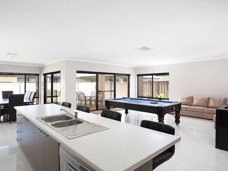 9 Rawlinson Way, Southern River WA 6110