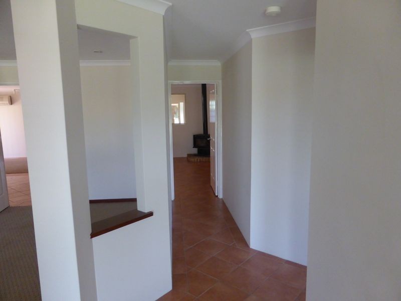 19 Tarragon Place, Thornlie WA 6108