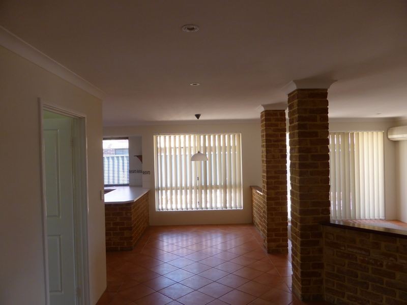 19 Tarragon Place, Thornlie WA 6108