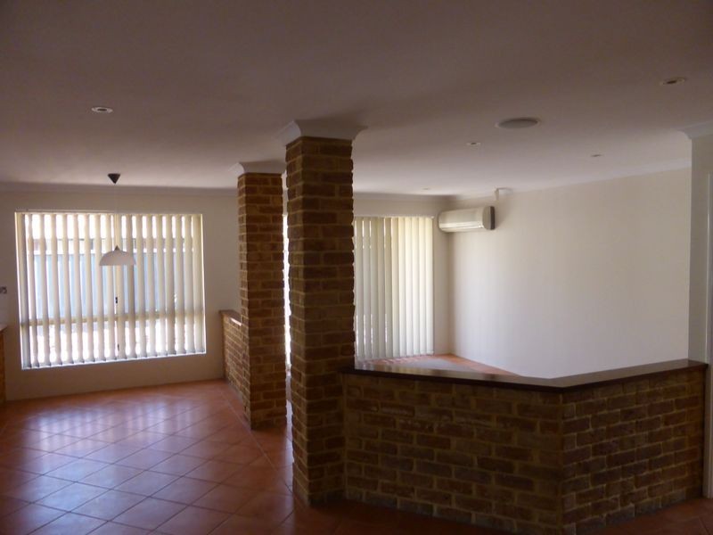 19 Tarragon Place, Thornlie WA 6108