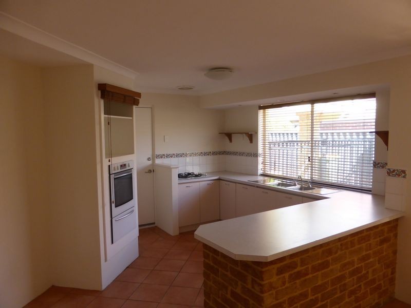 19 Tarragon Place, Thornlie WA 6108