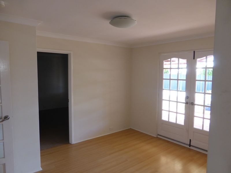 19 Tarragon Place, Thornlie WA 6108