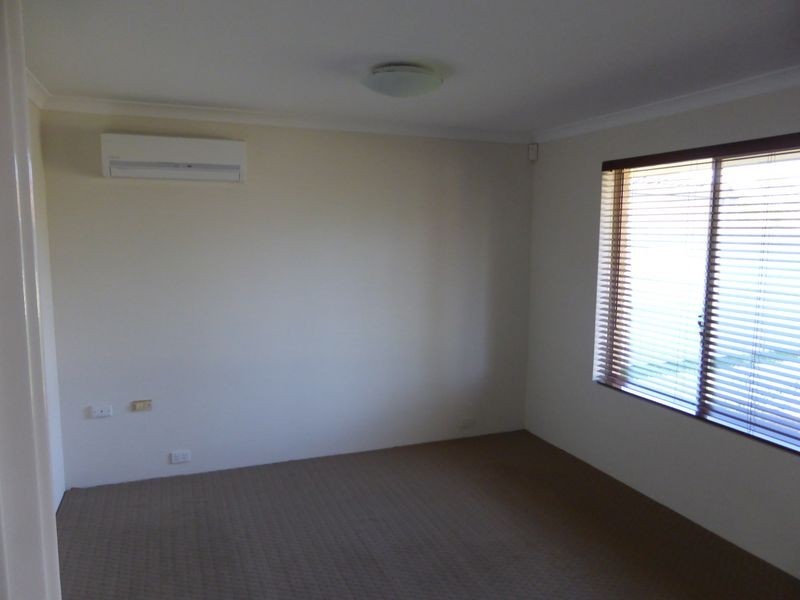 19 Tarragon Place, Thornlie WA 6108