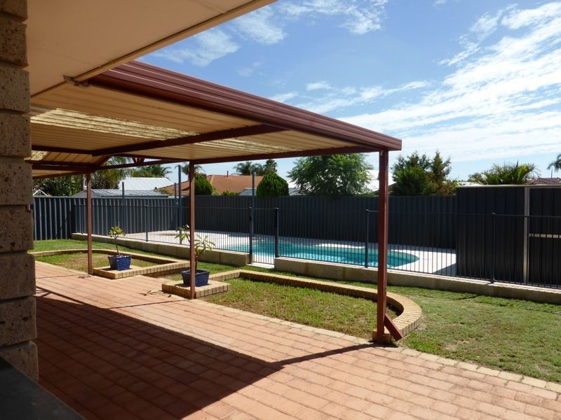 19 Tarragon Place, Thornlie WA 6108