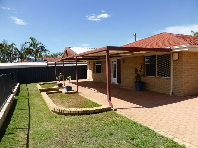 19 Tarragon Place, Thornlie WA 6108