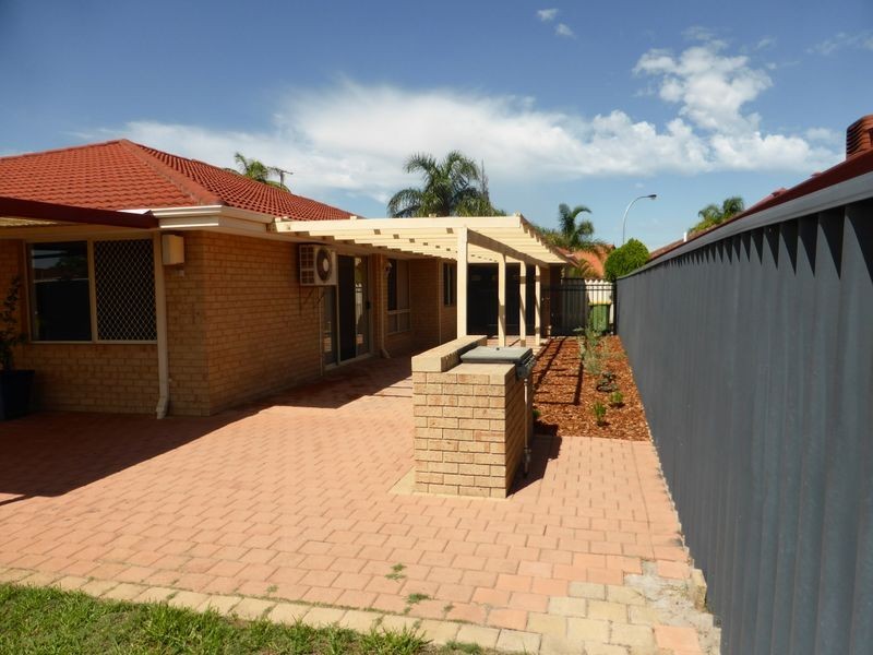 19 Tarragon Place, Thornlie WA 6108