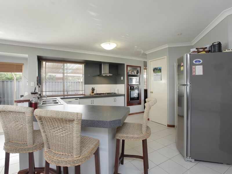 8 Laurel Court, Thornlie WA 6108