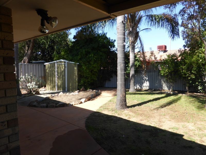 4/7 Terrigal Way, Armadale WA 6112