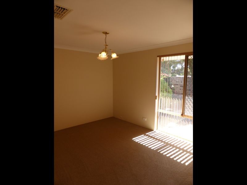 4/7 Terrigal Way, Armadale WA 6112